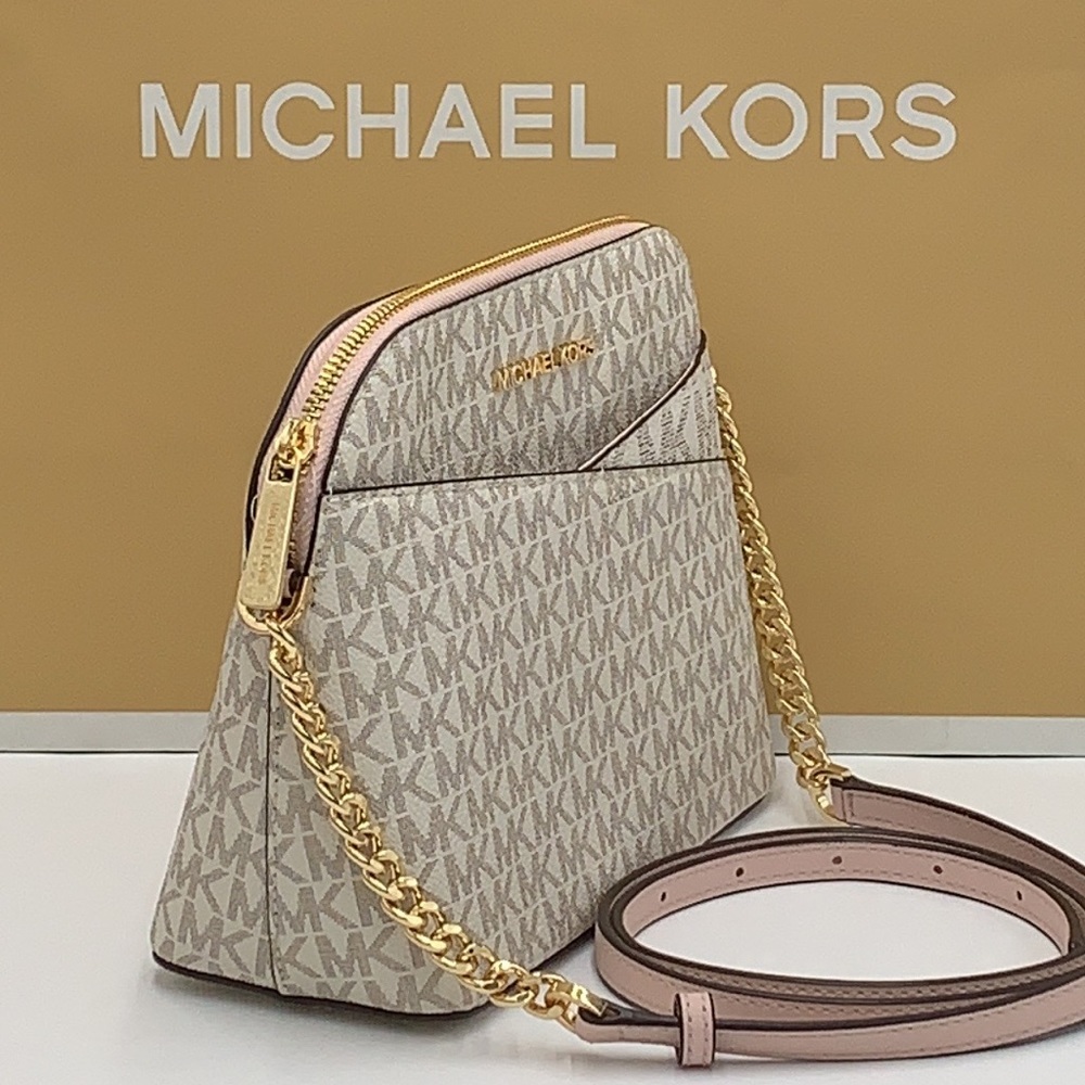 MICHAEL KORS
Jet Set Travel Medium Logo Dome Crossbody Bag - Picture 6 of 16